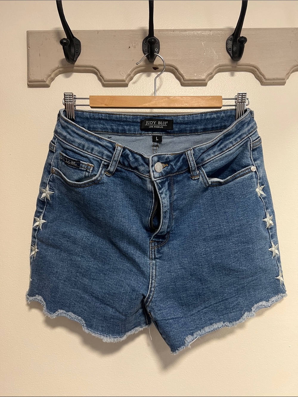 Judy Blue Mid-Rise Star Embroidered Denim Shorts - Blue Wash